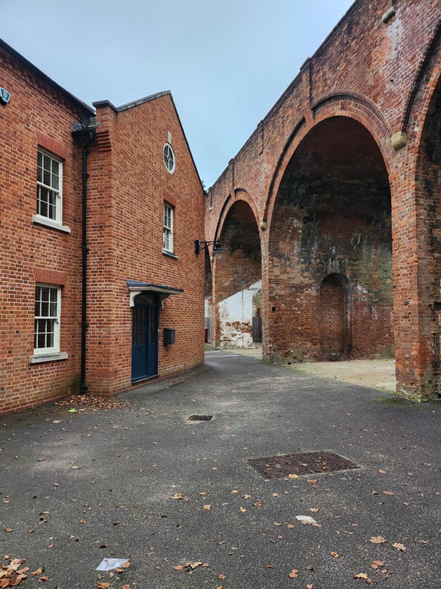 West Lodge Hatfield  Exterior photo